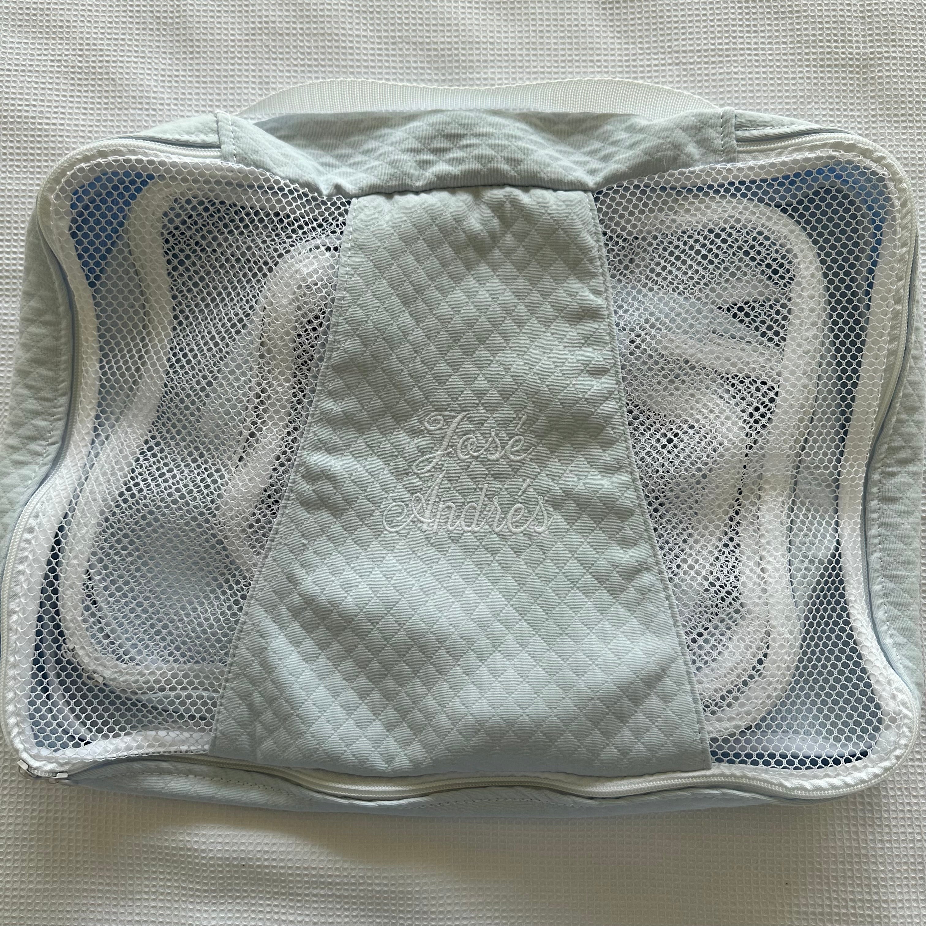 Rombos azul con personalización en blanco