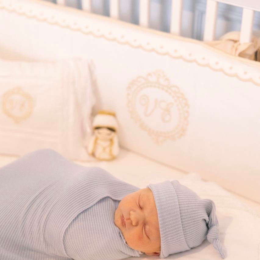 BUMPER con tira bordada para cuna medida colchón 1.30x0.70cm